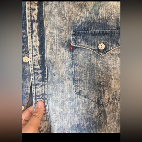 Denim Levis button up Men Shirt - Picture 3 of 3